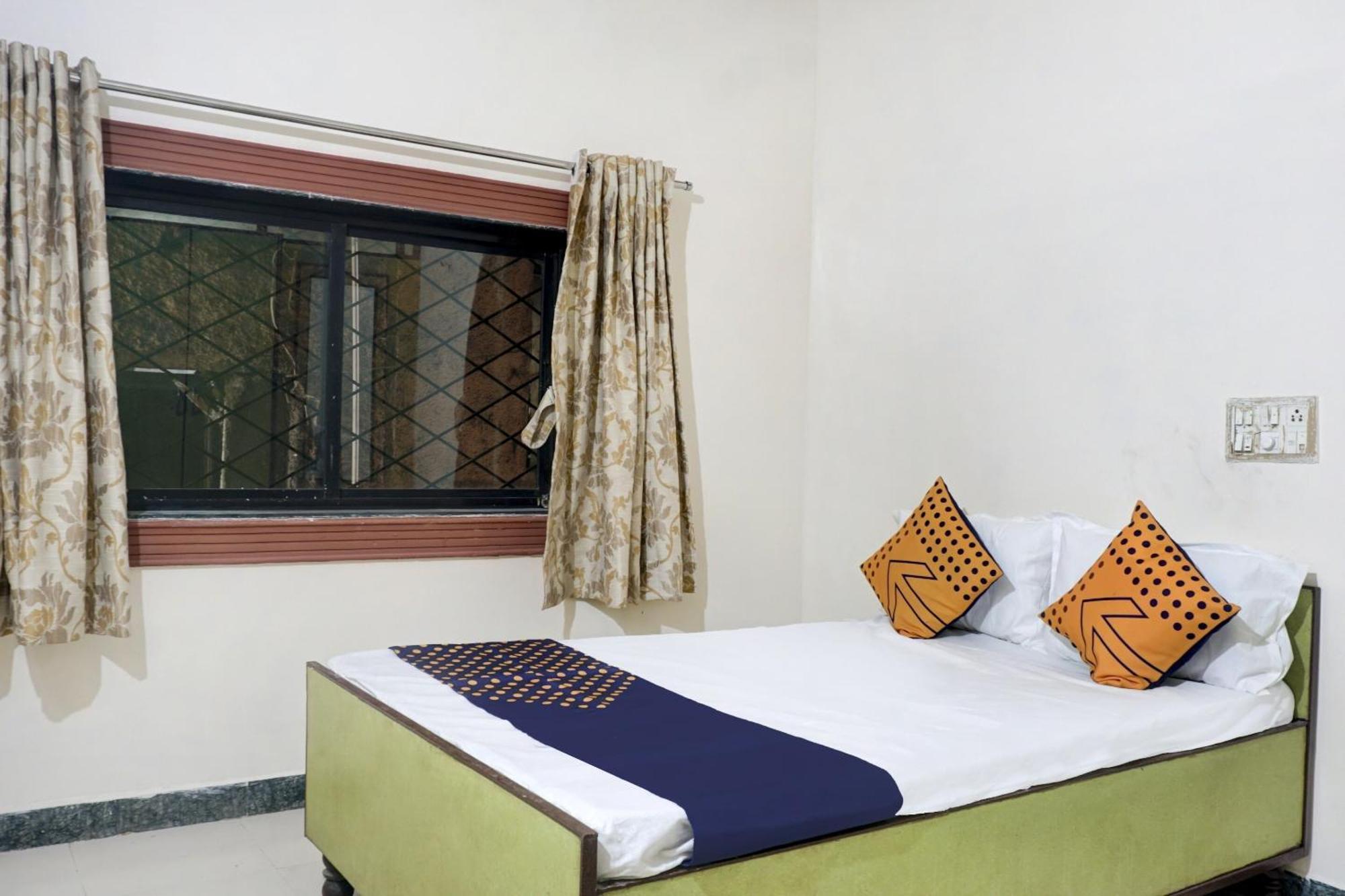SPOT ON 74501 Hotel Supriya Garden Vagholi Exterior foto