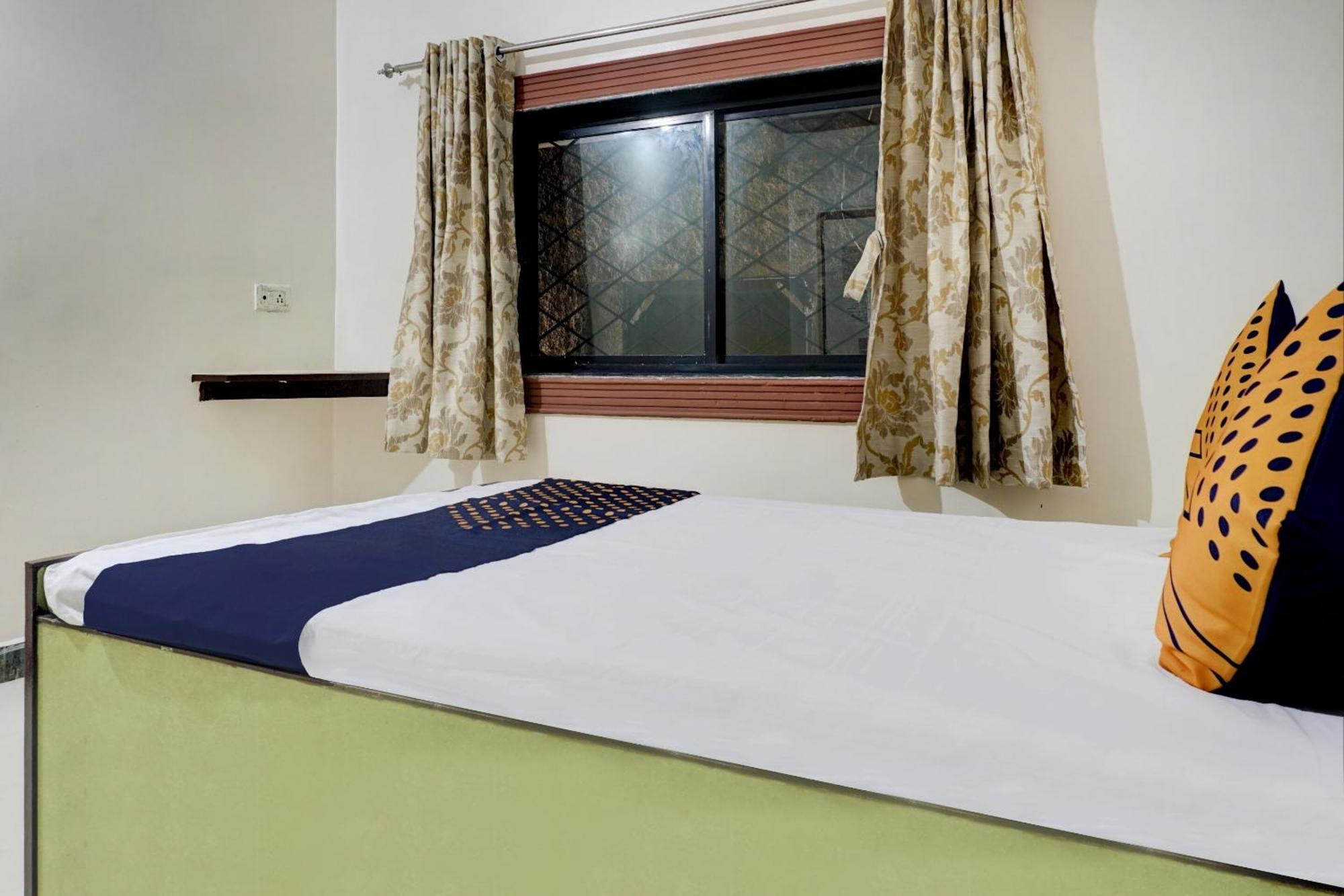 SPOT ON 74501 Hotel Supriya Garden Vagholi Exterior foto