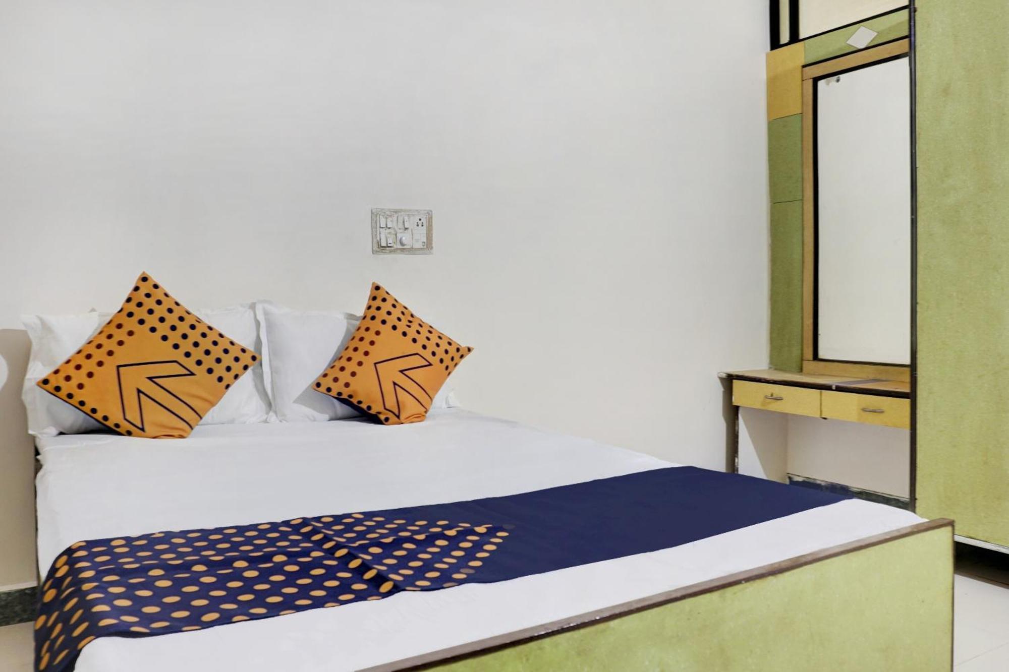 SPOT ON 74501 Hotel Supriya Garden Vagholi Exterior foto